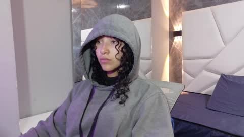 Moon  online show from 12-20-25, 03:41