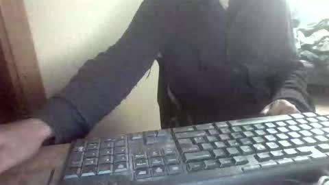 Snapshot of peyo873996 chatting on 04-15-26, 07:21 peyo873996 online show from 04-15-26, 07:21