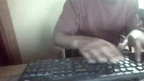 Snapshot of peyo873996 chatting on 04-18-26, 07:07 peyo873996 online show from 04-18-26, 07:07