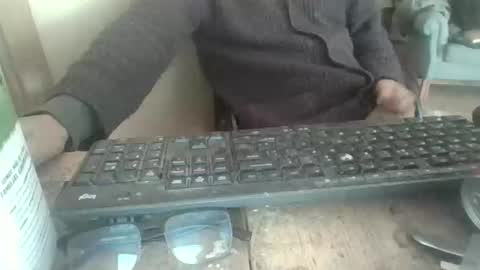 Snapshot of peyo873996 chatting on 05-07-26, 07:58 peyo873996 online show from 05-07-26, 07:58