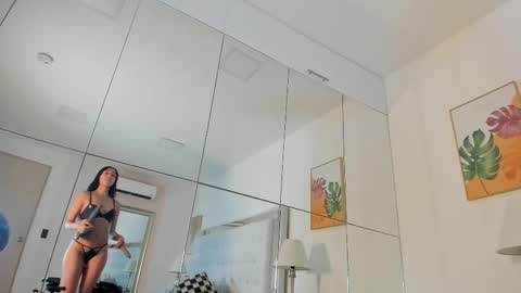 Snapshot of peyton_louise chatting on 10-10-25, 12:04 Peyton online show from 10-10-25, 12:04