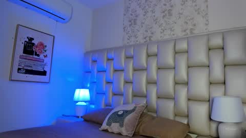 Snapshot of peyton_louise chatting on 11-12-25, 11:54 Peyton online show from 11-12-25, 11:54