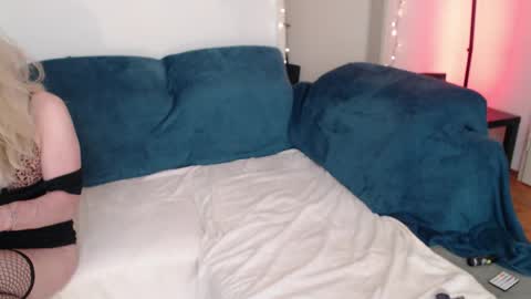 Peaches online show from 04-18-26, 07:58