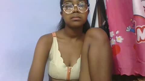 Snapshot of phania185885 chatting on 05-04-26, 04:52 phania185885 online show from 05-04-26, 04:52