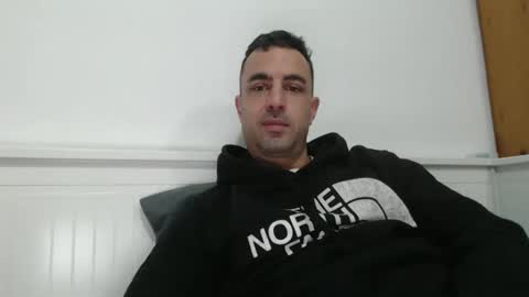 Snapshot of phantasie31 chatting on 04-12-26, 05:18 phantasie31 online show from 04-12-26, 05:18