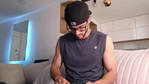 phantom_bigger1 online show from 01-08-26, 01:24