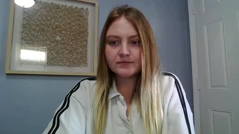 Snapshot of phatassblond chatting on 12-01-24, 06:41 PhatAssBlond online show from 12-01-24, 06:41