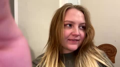 Snapshot of phatassblond chatting on 01-06-25, 09:32 PhatAssBlond online show from 01-06-25, 09:32