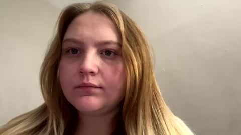 Snapshot of phatassblond chatting on 01-08-25, 03:50 PhatAssBlond online show from 01-08-25, 03:50