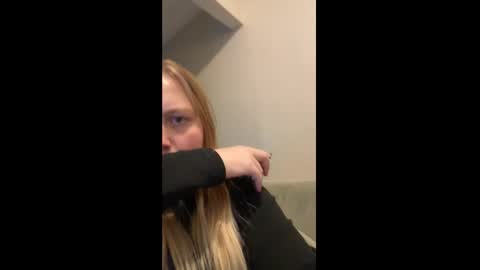 Snapshot of phatassblond chatting on 01-11-25, 09:25 PhatAssBlond online show from 01-11-25, 09:25