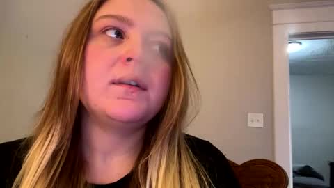 Snapshot of phatassblond chatting on 01-13-25, 02:21 PhatAssBlond online show from 01-13-25, 02:21