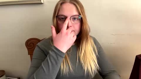 Snapshot of phatassblond chatting on 01-28-25, 09:08 PhatAssBlond online show from 01-28-25, 09:08