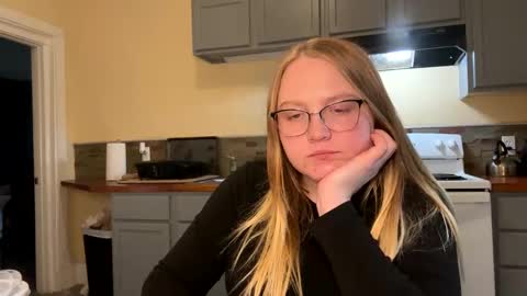 Snapshot of phatassblond chatting on 02-05-25, 08:35 PhatAssBlond online show from 02-05-25, 08:35