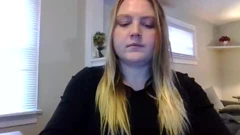 Snapshot of phatassblond chatting on 02-11-25, 07:27 PhatAssBlond online show from 02-11-25, 07:27