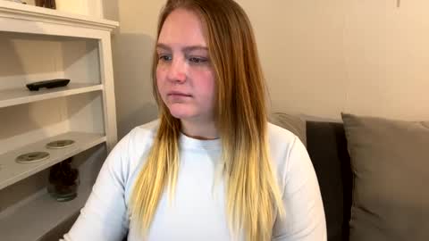 Snapshot of phatassblond chatting on 02-15-25, 03:39 PhatAssBlond online show from 02-15-25, 03:39
