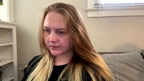 Snapshot of phatassblond chatting on 02-17-25, 05:43 PhatAssBlond online show from 02-17-25, 05:43