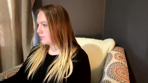 Snapshot of phatassblond chatting on 02-22-25, 09:04 PhatAssBlond online show from 02-22-25, 09:04