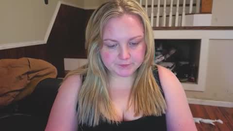 Snapshot of phatassblond chatting on 02-11-26, 06:24 PhatAssBlond online show from 02-11-26, 06:24