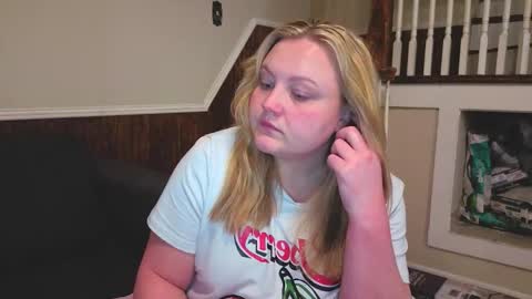 Snapshot of phatassblond chatting on 02-22-26, 07:23 PhatAssBlond online show from 02-22-26, 07:23