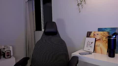 Snapshot of philipe_moonlight_ chatting on 04-08-26, 03:28 Phil. INDEPENDENT MODEL online show from 04-08-26, 03:28