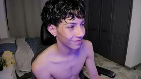 Snapshot of philipe_moonlight_ chatting on 05-13-26, 03:04 Phil. INDEPENDENT MODEL online show from 05-13-26, 03:04