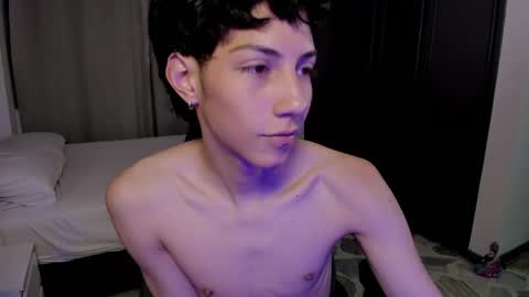 Snapshot of philipe_moonlight_ chatting on 05-18-26, 04:07 Phil. INDEPENDENT MODEL online show from 05-18-26, 04:07