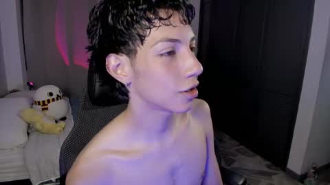 Phil.   INDEPENDENT MODEL online show from 06-02-26, 02:02
