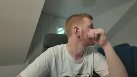 Snapshot of philiphurwell chatting on 09-08-25, 04:28 Philip Hurwell online show from 09-08-25, 04:28