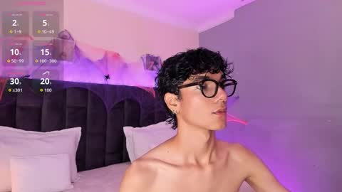 Snapshot of phillicious_ chatting on 10-20-25, 09:15 Phillip online show from 10-20-25, 09:15