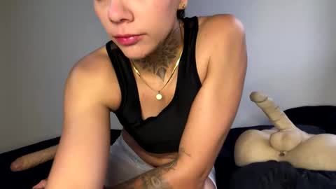 Snapshot of phillip_brownn chatting on 09-22-25, 11:45 PHILLIP online show from 09-22-25, 11:45