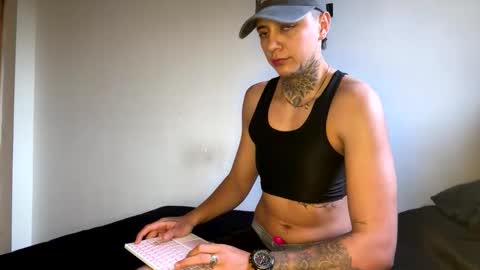 Snapshot of phillip_brownn chatting on 11-11-25, 12:05 PHILLIP online show from 11-11-25, 12:05