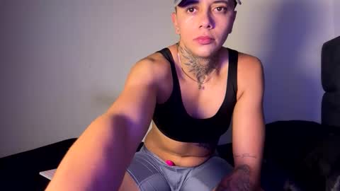 Snapshot of phillip_brownn chatting on 12-15-25, 11:36 PHILLIP online show from 12-15-25, 11:36