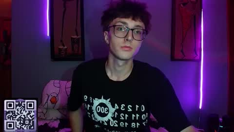 Snapshot of phillip_mell chatting on 09-17-25, 07:04 Phillip online show from 09-17-25, 07:04
