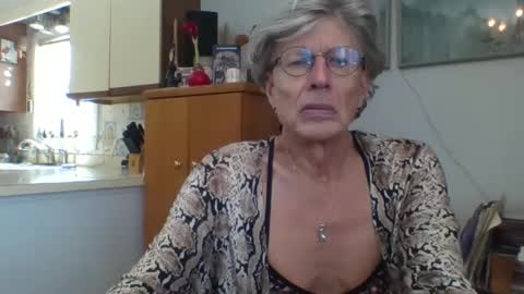 Snapshot of phillipa1023 chatting on 02-21-25, 04:37 phillipa online show from 02-21-25, 04:37