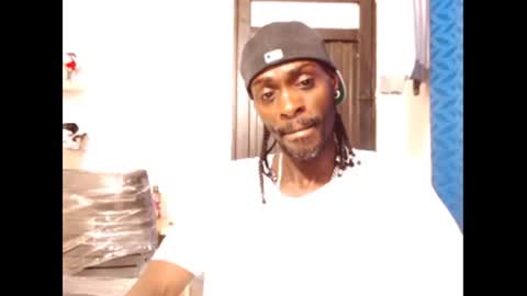 Snapshot of phillipp_hott chatting on 01-06-25, 08:28 2 pac shakur online show from 01-06-25, 08:28