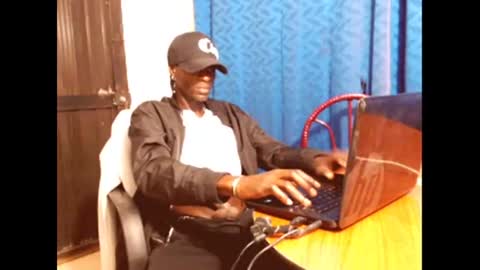 Snapshot of phillipp_hott chatting on 01-18-25, 02:47 2 pac shakur online show from 01-18-25, 02:47