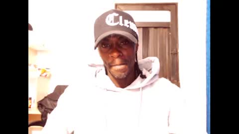 Snapshot of phillipp_hott chatting on 01-20-25, 01:39 2 pac shakur online show from 01-20-25, 01:39