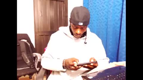 Snapshot of phillipp_hott chatting on 01-20-25, 05:15 2 pac shakur online show from 01-20-25, 05:15