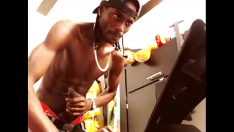 Snapshot of phillipp_hott chatting on 01-22-25, 04:44 2 pac shakur online show from 01-22-25, 04:44
