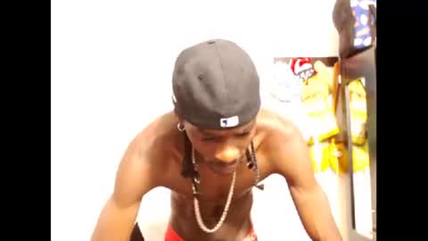 Snapshot of phillipp_hott chatting on 01-23-25, 08:24 2 pac shakur online show from 01-23-25, 08:24