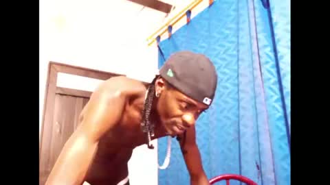 Snapshot of phillipp_hott chatting on 01-28-25, 04:08 2 pac shakur online show from 01-28-25, 04:08