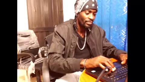Snapshot of phillipp_hott chatting on 02-15-25, 09:15 2 pac shakur online show from 02-15-25, 09:15