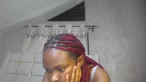 phoebe online show from 03-19-26, 07:18