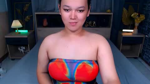 Phoebe online show from 09-19-25, 06:37