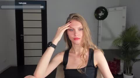 Phoebe online show from 12-25-24, 01:19