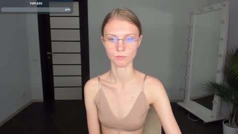 Phoebe online show from 01-28-25, 12:43