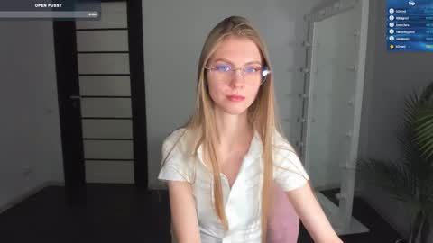 Phoebe online show from 02-17-25, 09:13