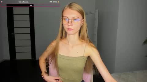 Phoebe online show from 09-10-25, 09:53
