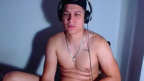 Snapshot of phoenixgnz08 chatting on 12-28-24, 10:14 AdnierGnz online show from 12-28-24, 10:14