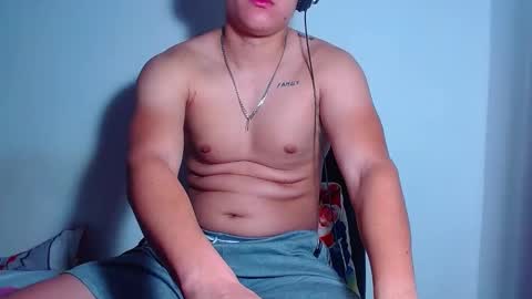 Snapshot of phoenixgnz08 chatting on 01-05-25, 12:10 AdnierGnz online show from 01-05-25, 12:10